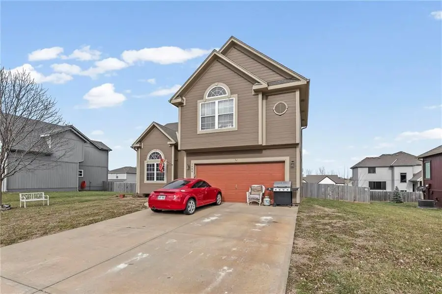 1308 N 3rd Street E, Louisburg, KS 66053 - Image #2