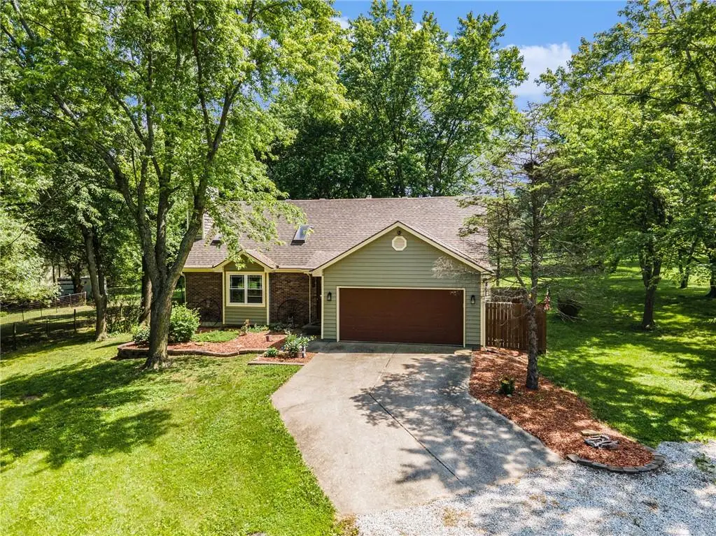 307 E Gore Road, Raymore, MO 64083 - Image #1