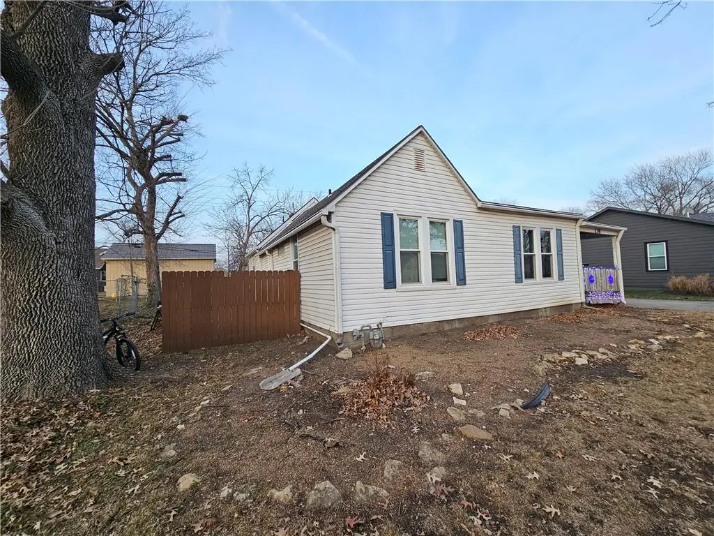 138 W Warren Street, Gardner, KS 66030 - Image #1