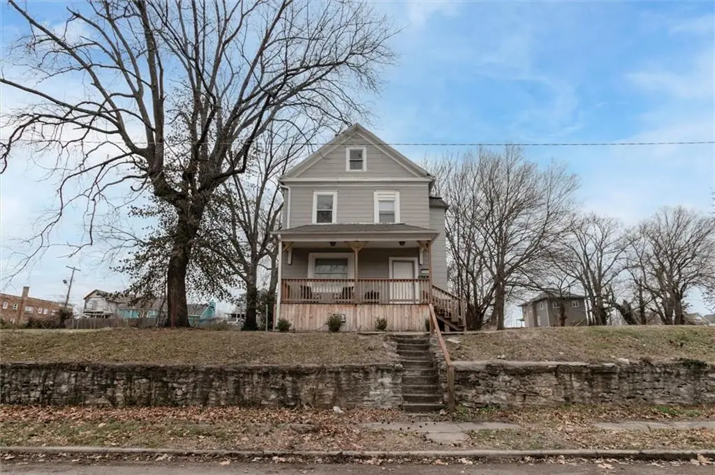 2421 Chestnut Avenue, Kansas City, MO 64127 - Image #1