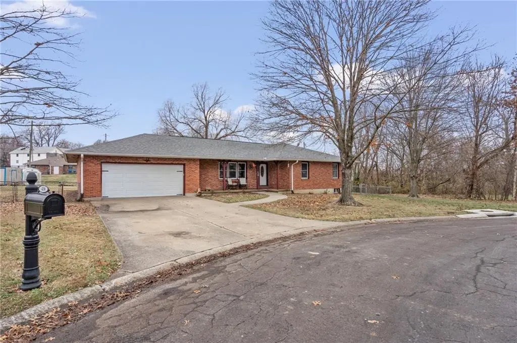 430 Chestnut Drive, Marshall, MO 65340 - Image #1