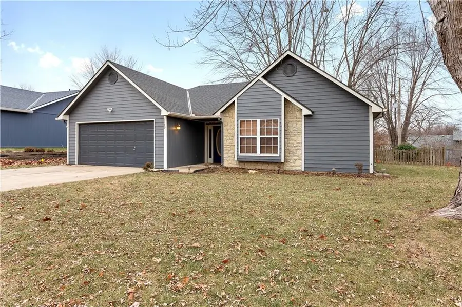 1180 S Bury Street, Tonganoxie, KS 66086 - Image #2
