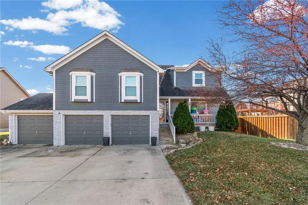 951 NW Long Drive, Grain Valley, MO 64029 - Image #1