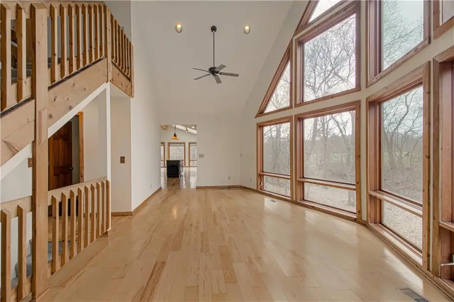 303 Hillcrest Drive, Smithville, MO 64089 - Image #3