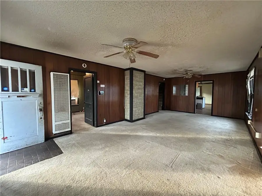 1012 W 4th Street, Coffeyville, KS 67337 - Image #2