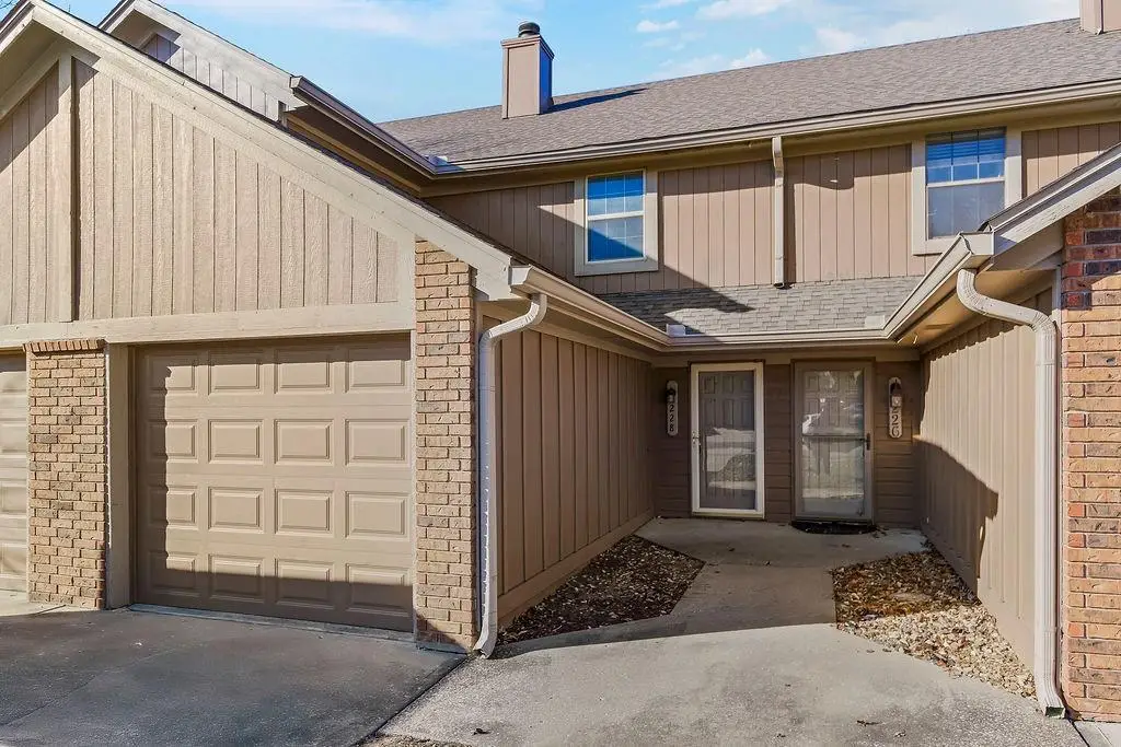 228 SW Pinetree Lane, Lees Summit, MO 64063 - Image #1
