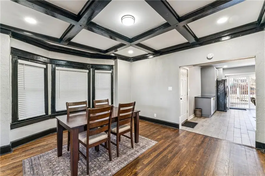 2824 Tracy Avenue, Kansas City, MO 64109 - #2