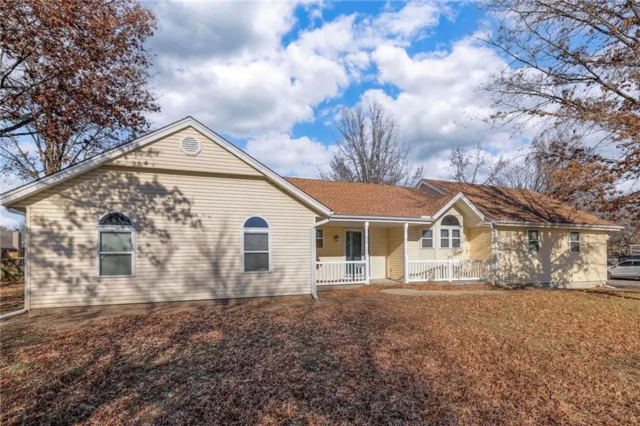 204 W 1st Street, Garden City, MO 64747 - Image #2
