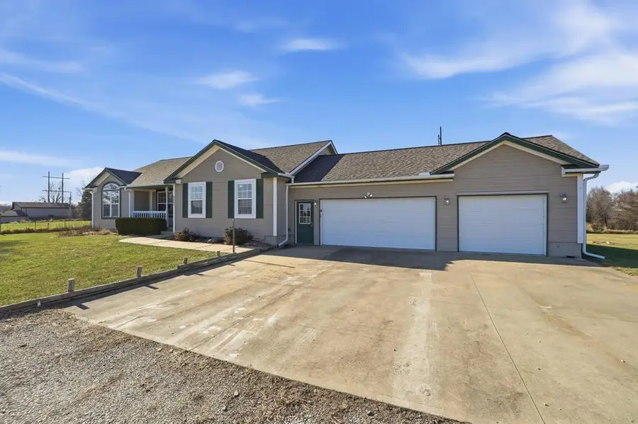 9801 E Seville Circle, Peculiar, MO 64078 - Image #2