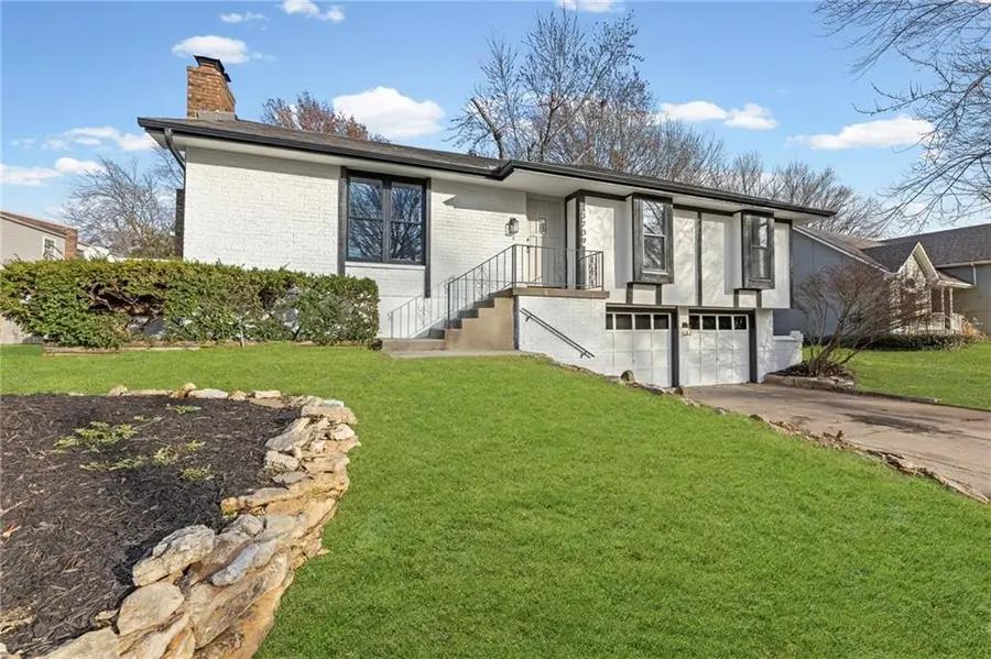 3709 Grant Street, Lees Summit, MO 64064 - Image #2