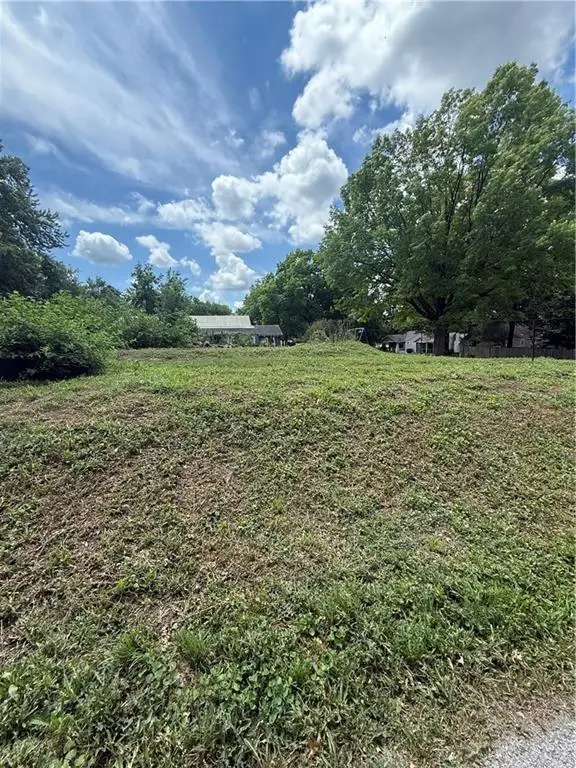 8105 & 8107 Main Street, Kansas City, MO 64114