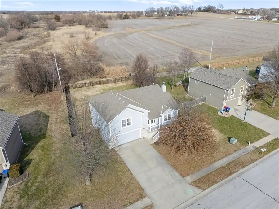 15614 Pebble Terrace, Basehor, KS 66007 - Image #3