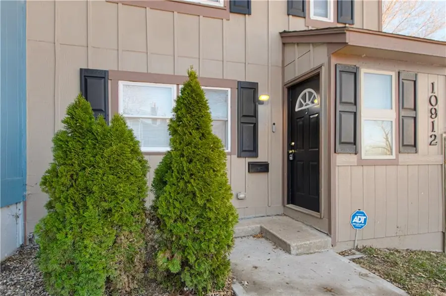 10912 Mckinley Avenue, Kansas City, MO 64134 - Image #2