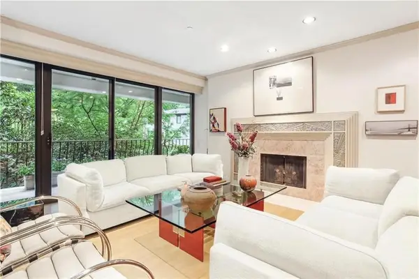 433 Ward Parkway #1 S, Kansas City, MO 64112