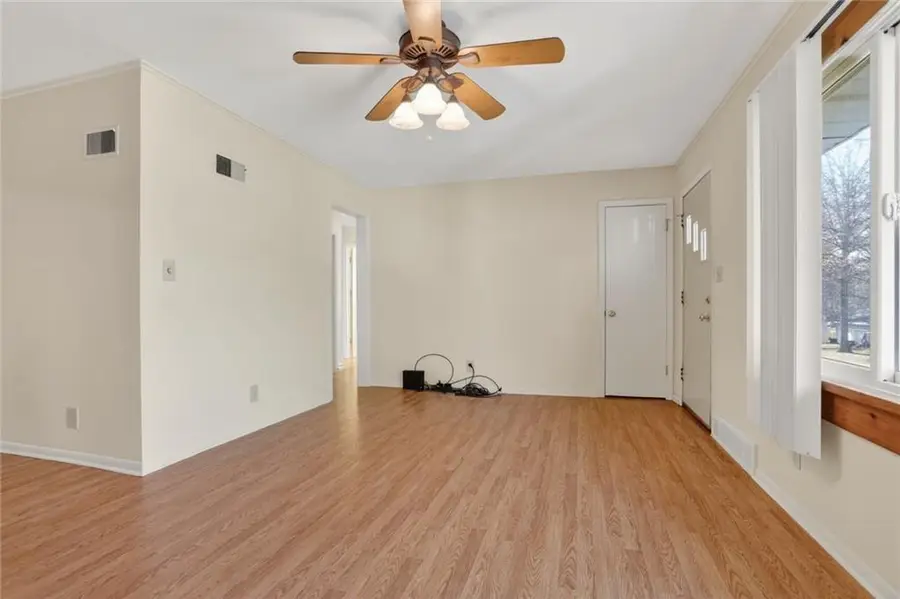 6703 N Forest Avenue, Gladstone, MO 64118 - Image #3