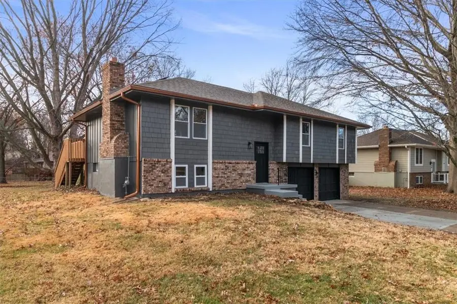 504 NW Chateau Drive, Blue Springs, MO 64014 - Image #2