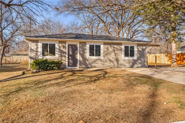 431 N Walnut Street, Olathe, KS 66061