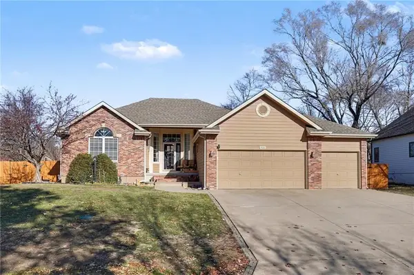 4182 Blackjack Oak Drive, Lawrence, KS 66047