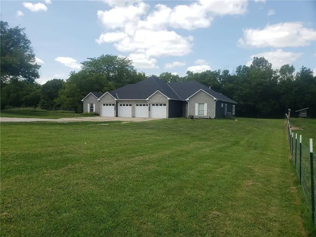 884 SW County Road Zz Highway, Garden City, MO 64747 - Image #1