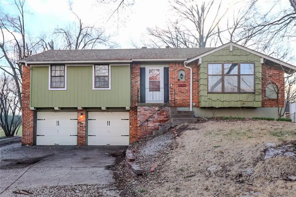 2912 NW Bedford Court, Blue Springs, MO 64015 - #1