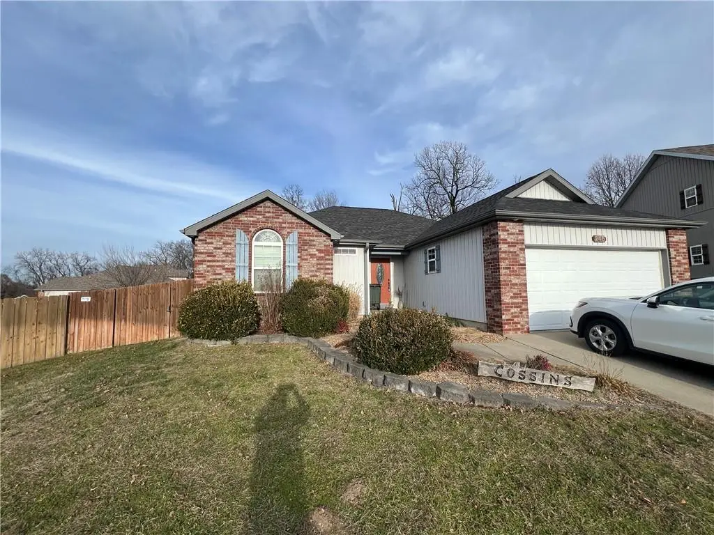 245 W Erin Court, Bolivar, MO 65613 - Image #1