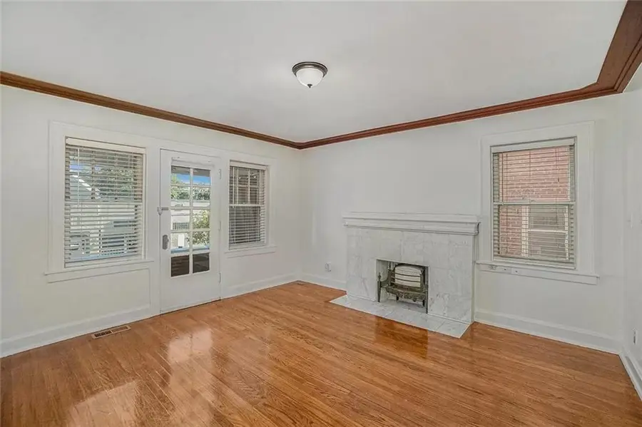 317 E 43rd Street #1E, Kansas City, MO 64111 - Image #2