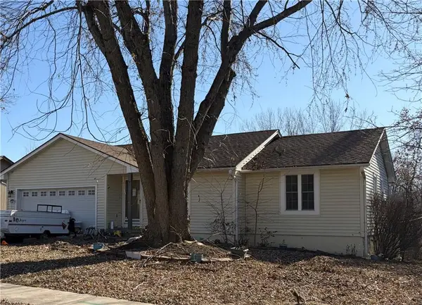 2505 Meadowlark Drive, Harrisonville, MO 64701