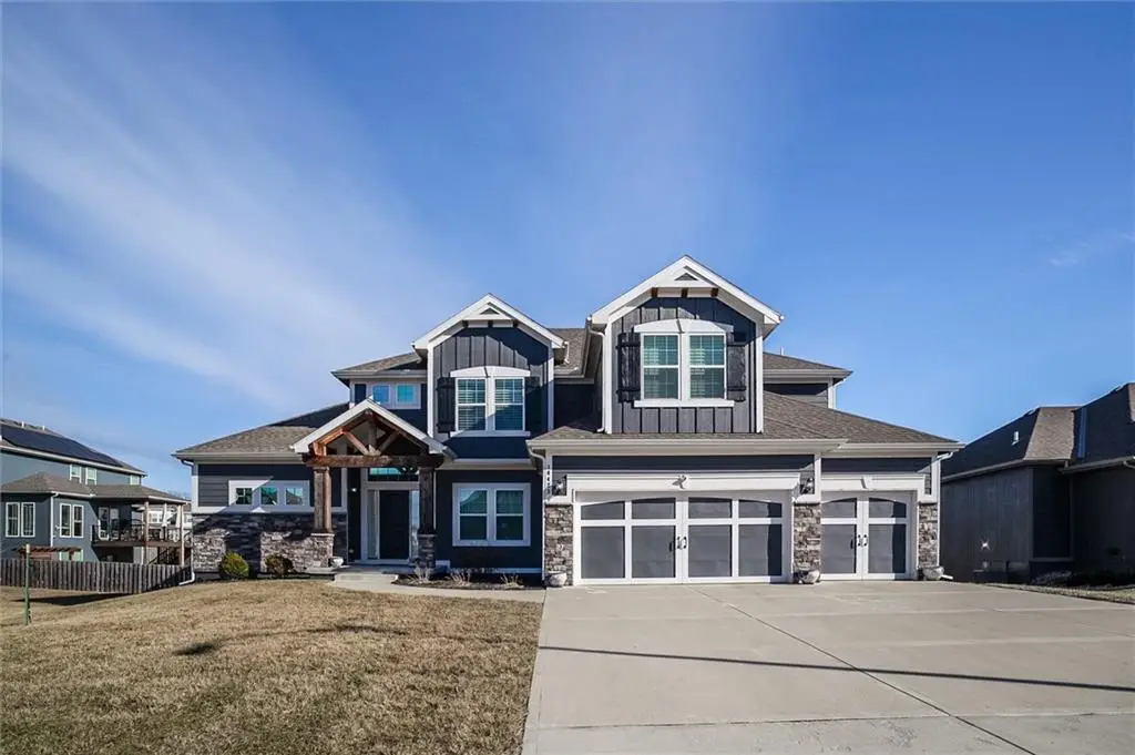 10423 N Chelsea Avenue, Kansas City, MO 64156 - #1