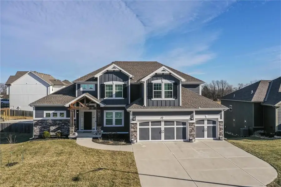 10423 N Chelsea Avenue, Kansas City, MO 64156 - #2