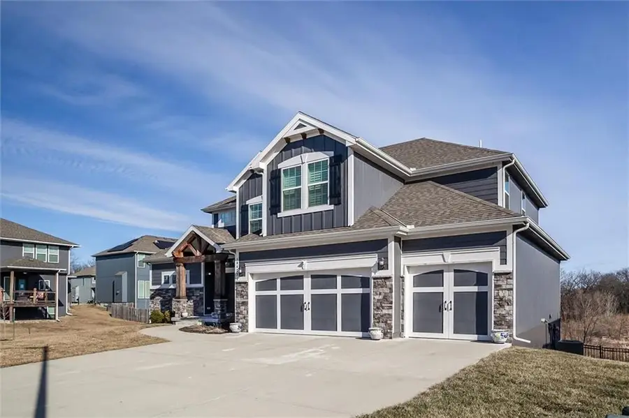 10423 N Chelsea Avenue, Kansas City, MO 64156 - #3