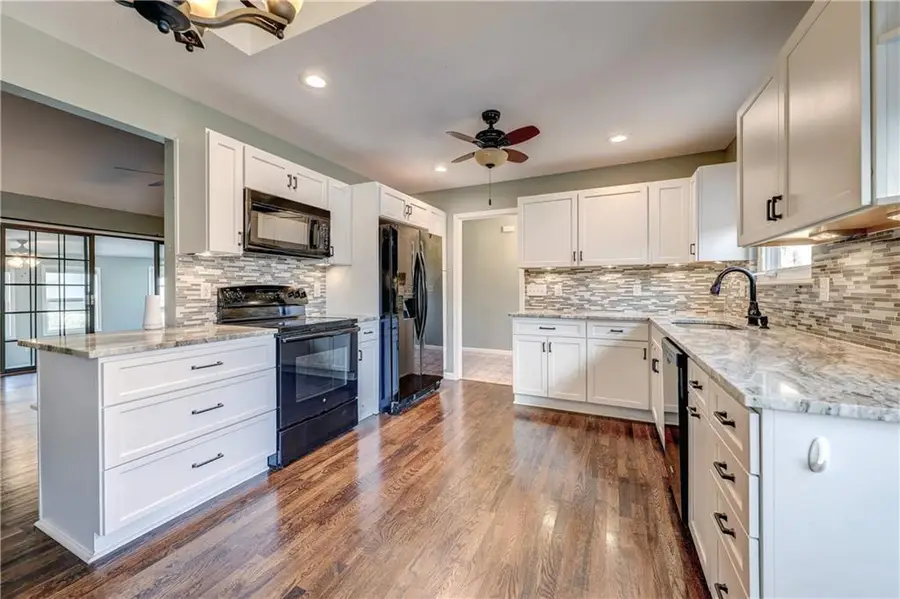 48 Holly Drive, Olathe, KS 66062 - Image #3