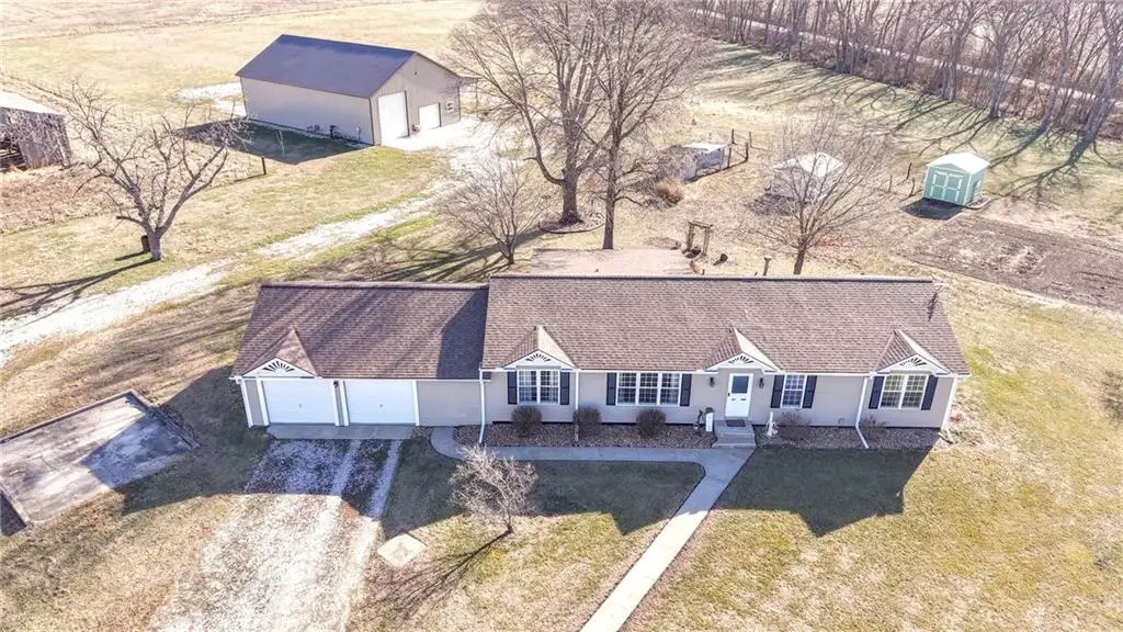 20711 S Parris Road, Pleasant Hill, MO 64080 - Image #1