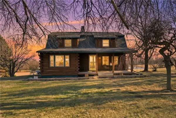 12703 N Robinhood Lane, Kansas City, MO 64164