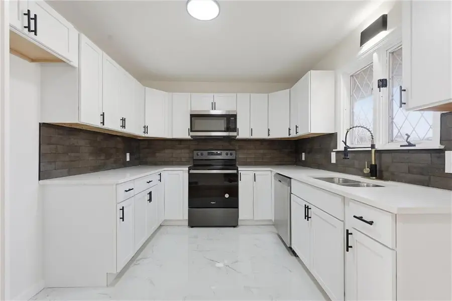 9809 E 82nd Terrace, Raytown, MO 64138 - #2