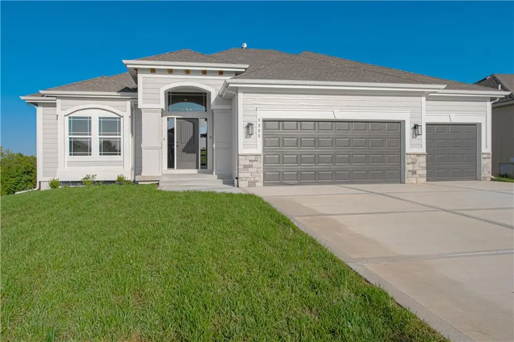 4810 NE 105th Street, Kansas City, MO 64156 - #1