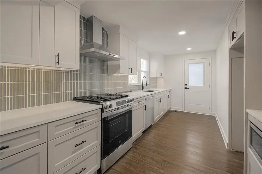 4933 Parish Drive, Roeland Park, KS 66205 - #3