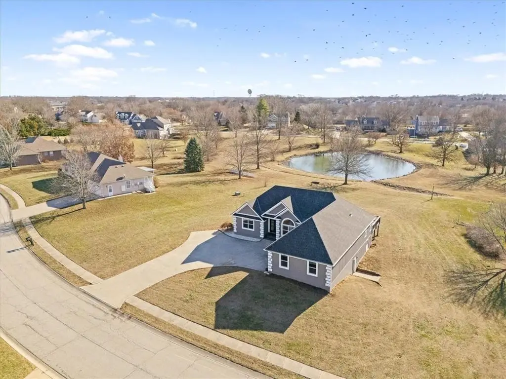 604 Canyon Drive, Pleasant Hill, MO 64080 - Image #1