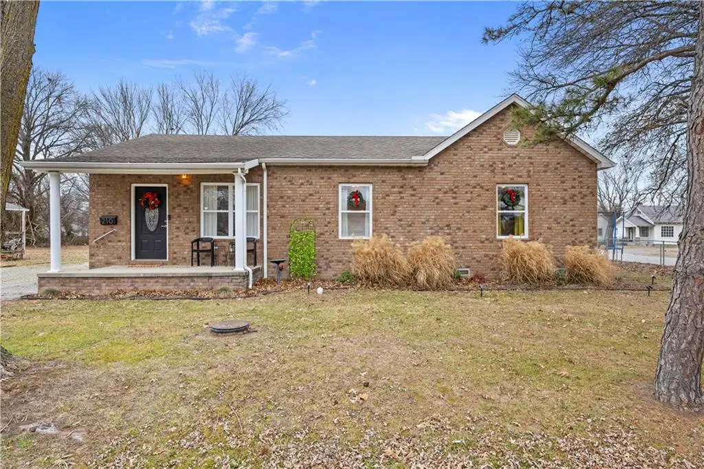 210 Jefferson Street, Frontenac, KS 66763 - Image #1