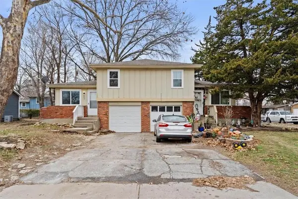 801 S Grant Street, Olathe, KS 66061