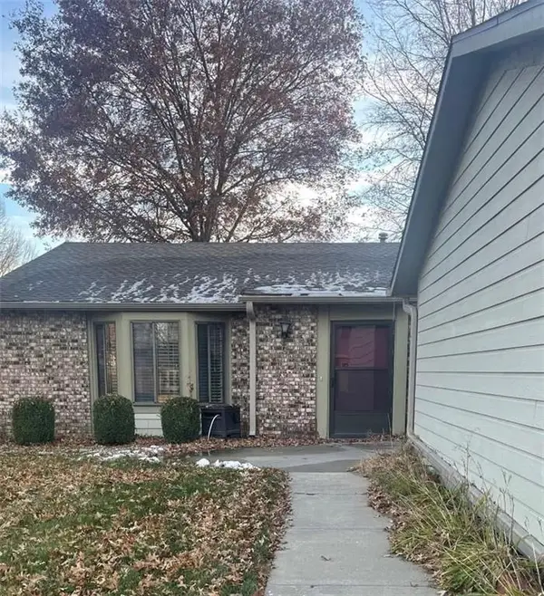 1321 W Campbell Boulevard, Raymore, MO 64083