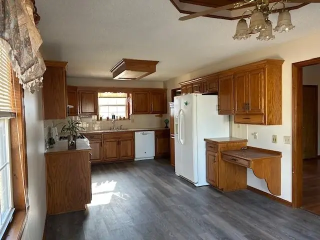 1049 SW Twin Creek Drive, Lees Summit, MO 64081 - Image #2