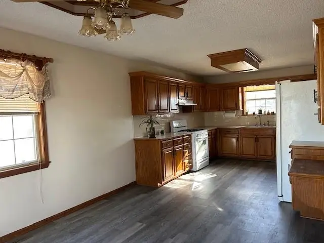 1049 SW Twin Creek Drive, Lees Summit, MO 64081 - Image #3