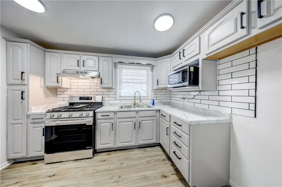 6219 Bellefontaine Avenue, Kansas City, MO 64130 - Image #3