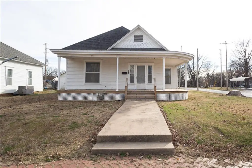 803 E 6th Street, Cherryvale, KS 67335 - Image #1