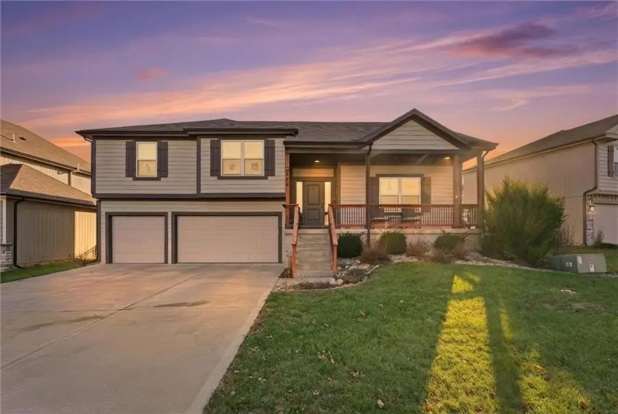 606 SE Colonial Drive, Blue Springs, MO 64014 - Image #2