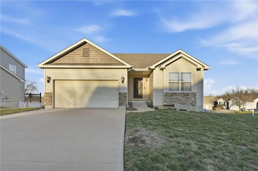 12945 NW Hawthorne Drive, Platte City, MO 64079 - Image #2