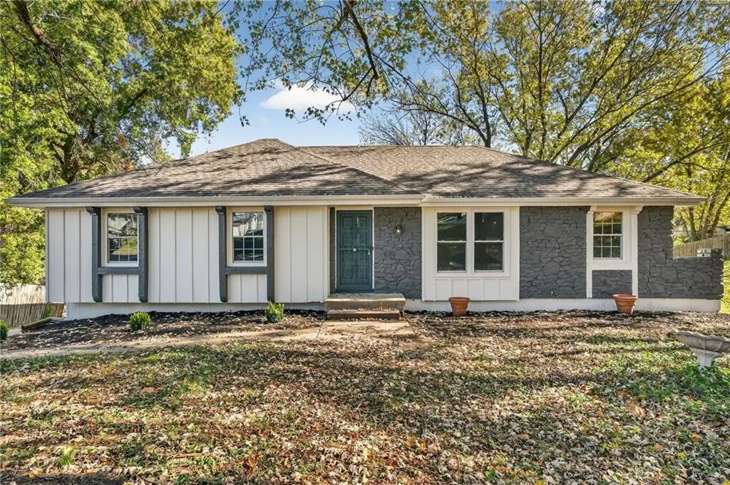 9825 Potter Circle, Kansas City, MO 64134 - Image #1