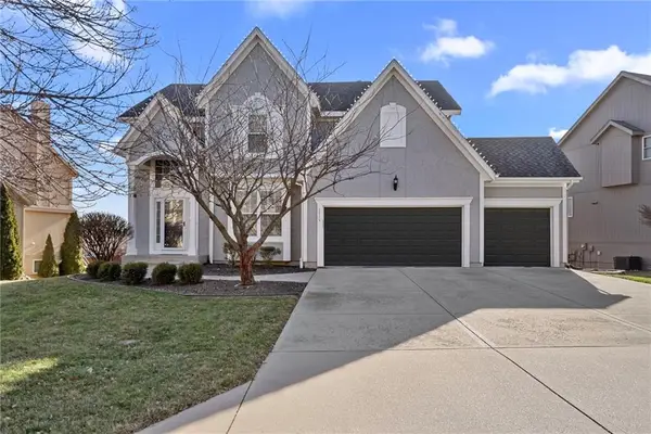 7715 W 144 Terrace, Overland Park, KS 66223