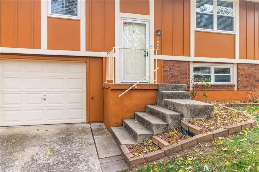 2608 SW Shamrock Drive, Blue Springs, MO 64014 - Image #3