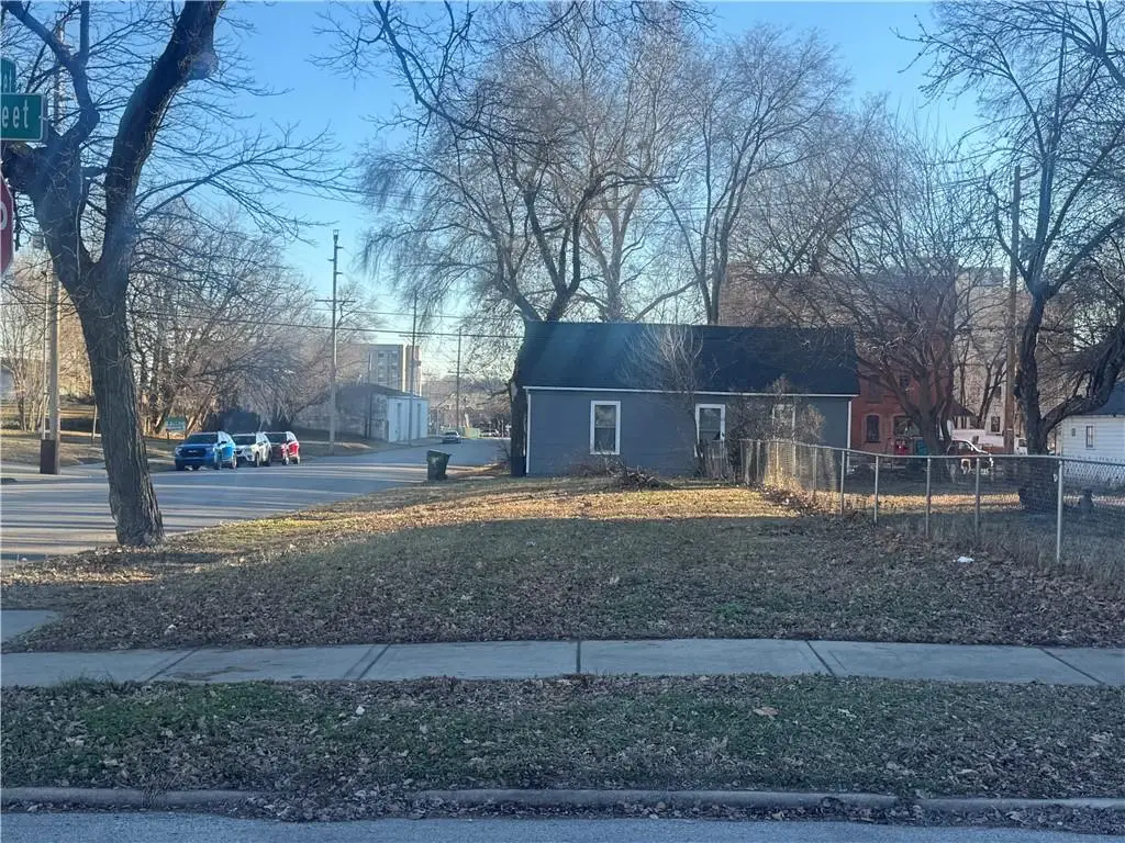 201 Osage Street, Leavenworth, KS 66048 - Image #1